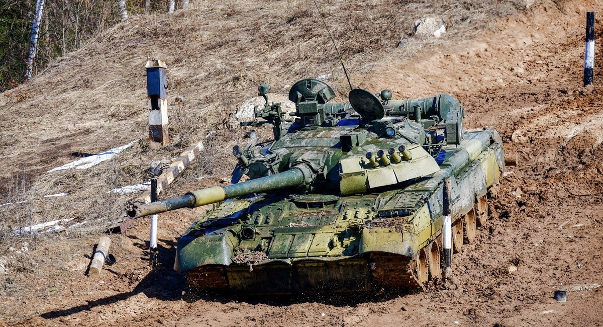 Російський Т-80, ілюстративне фото довоєнних часів