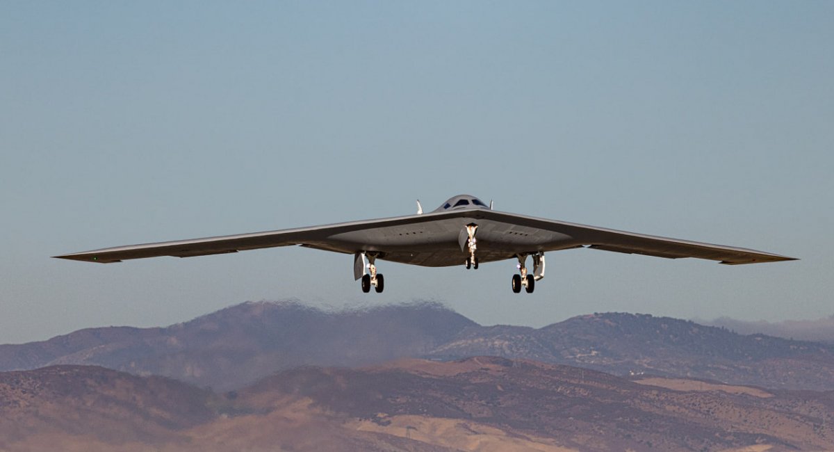 Стелс-бомбардувальник B-21 на авіабазі Едвардс. Фото: US DoW