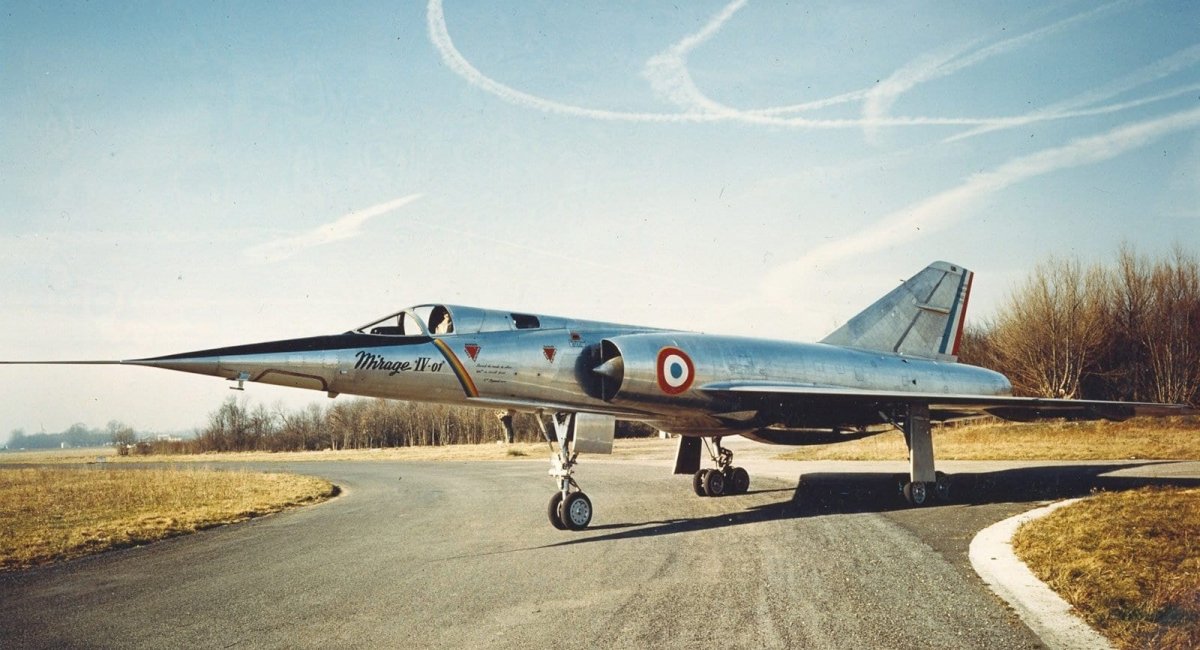 Стратегічний бомбардувальник Mirage IV, архівне фото від Dassault Aviation   