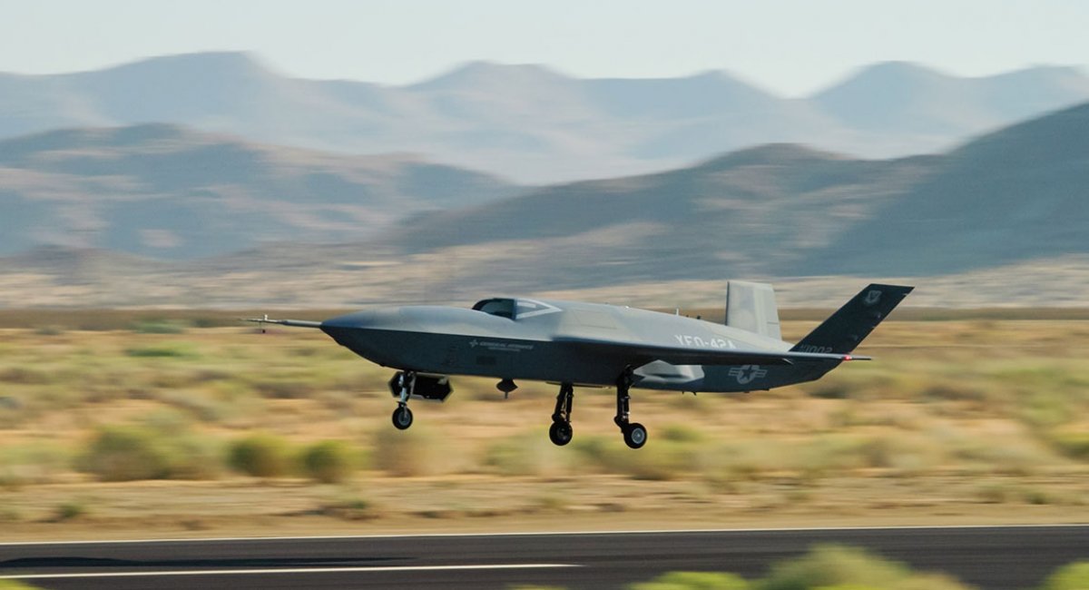 Безпілотний винищувач YFQ-42A під час злету. Всі фото - GA-ASI (General Atomics Aeronautical Systems)