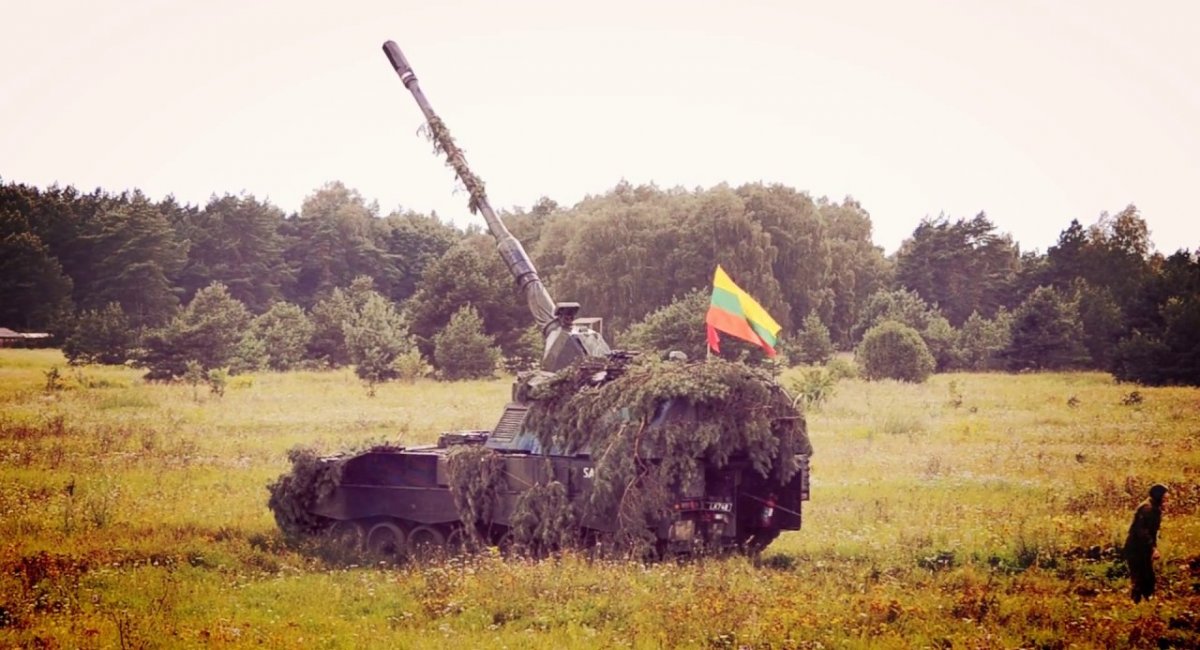 Стрільби литовських військових із PzH 2000, ілюстративне зображення з відкритих джерел