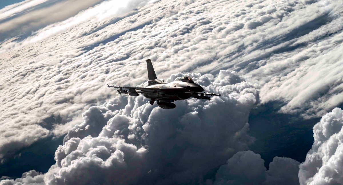 F-16, всі фото — U.S. Air Force