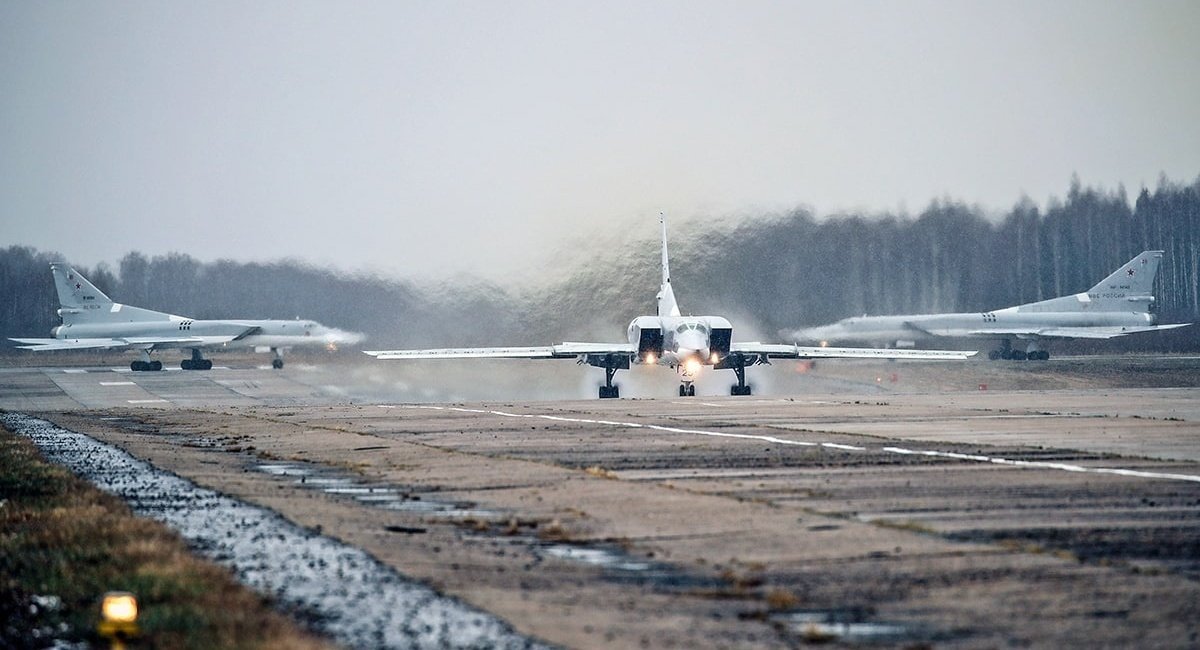 Ту-22М3 стратегічної авіації "ВКС РФ" на аеродромі "Шайковка", архівне фото з відкритих джерел