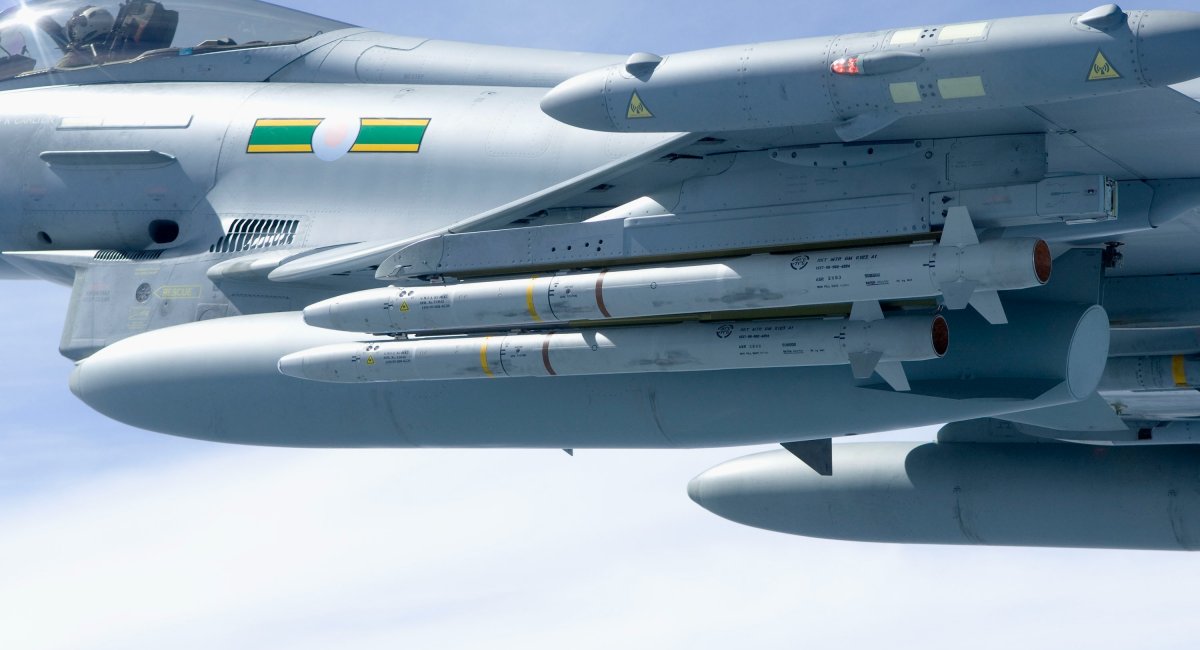 Ракети ASRAAM під крилом Eurofighter