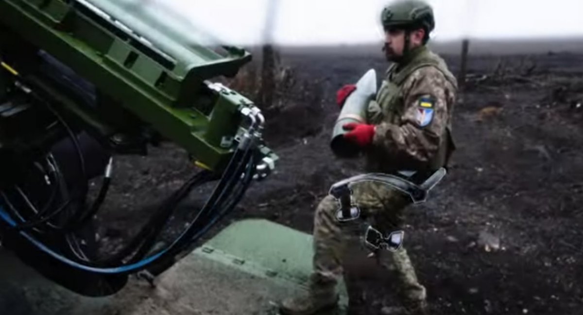 Використання екзоскелетів українськими артилеристами зі 147-ї ОАБр. Кадр з відео 7-го корпусу ДШВ