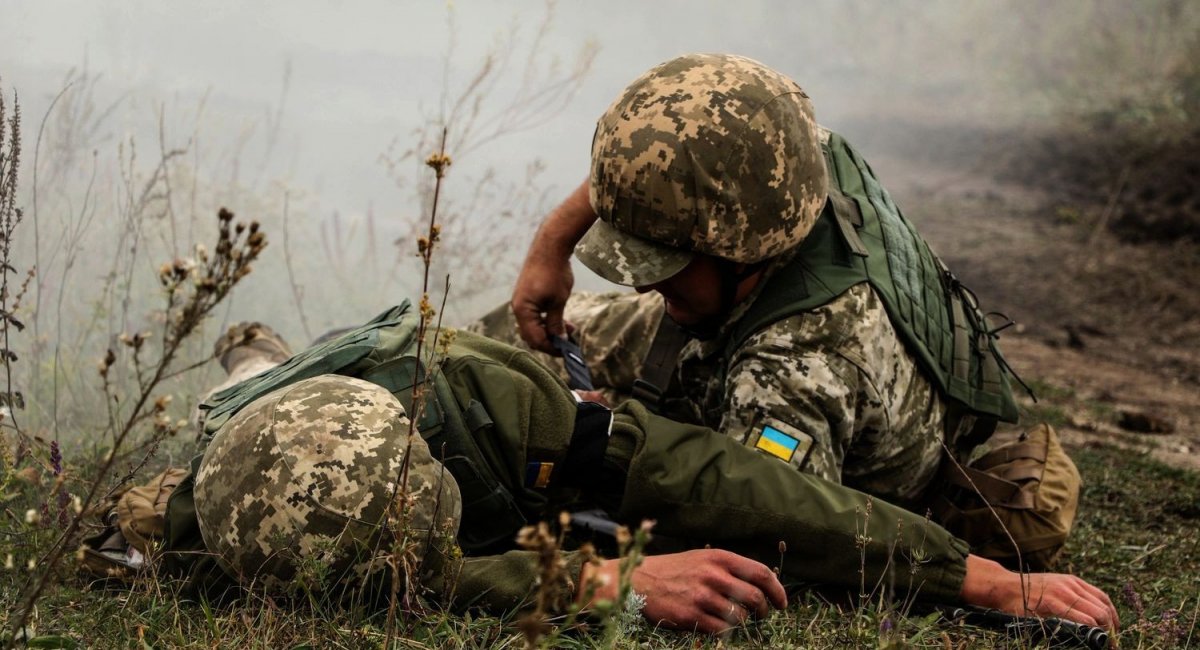 Противник підступно обстріляв позиції українських військових – є поранені