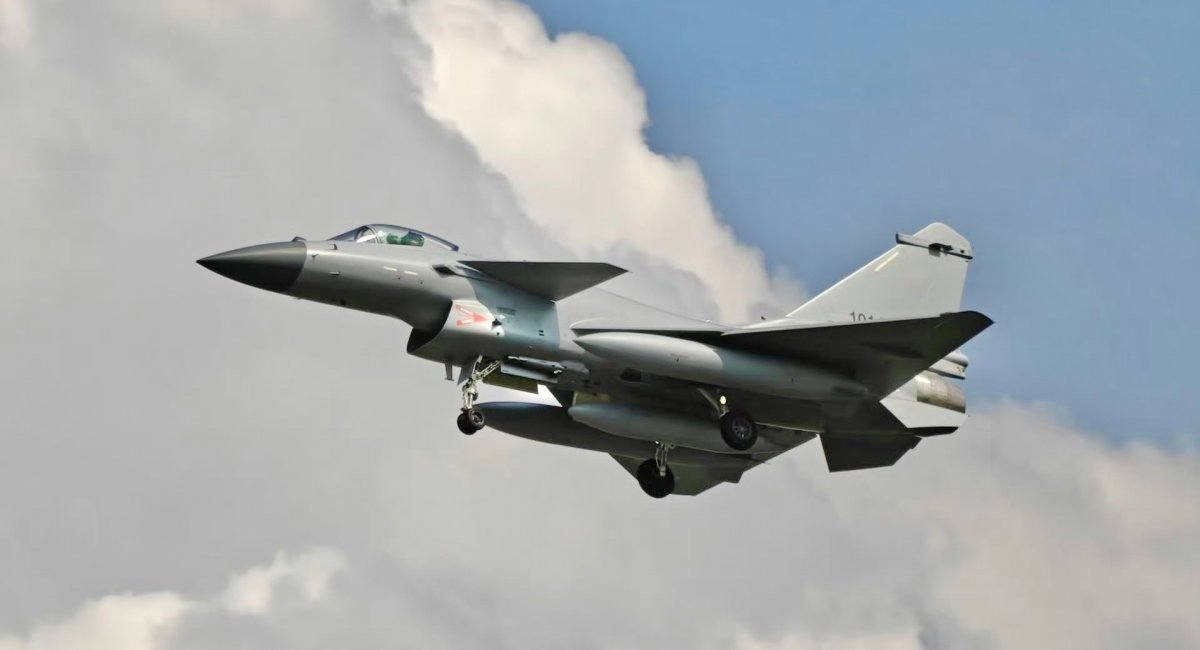 Один із J-10C для Узбекистану, серпень 2026 року, зображення з відкритих джерел