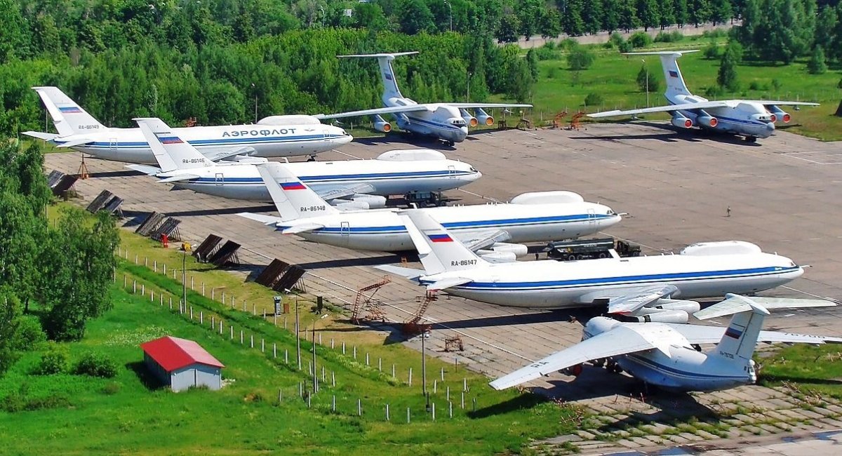 Літаки "судного дня" на аеродромі "Чкаловский"
