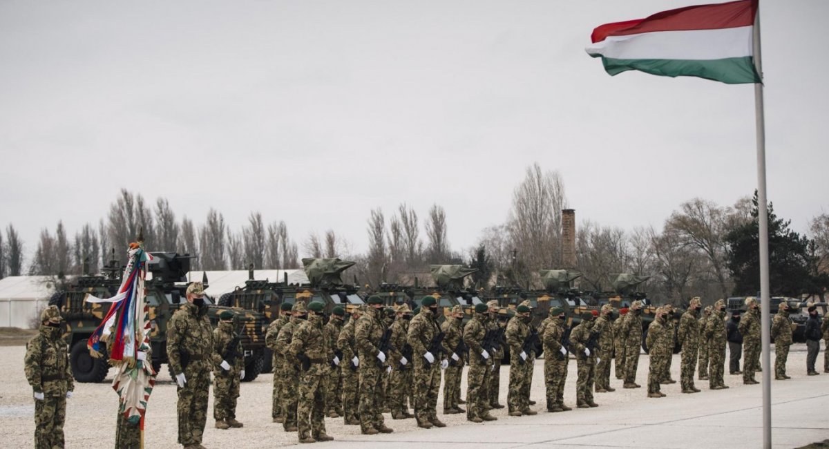 Угорщина активно переозброюється 
