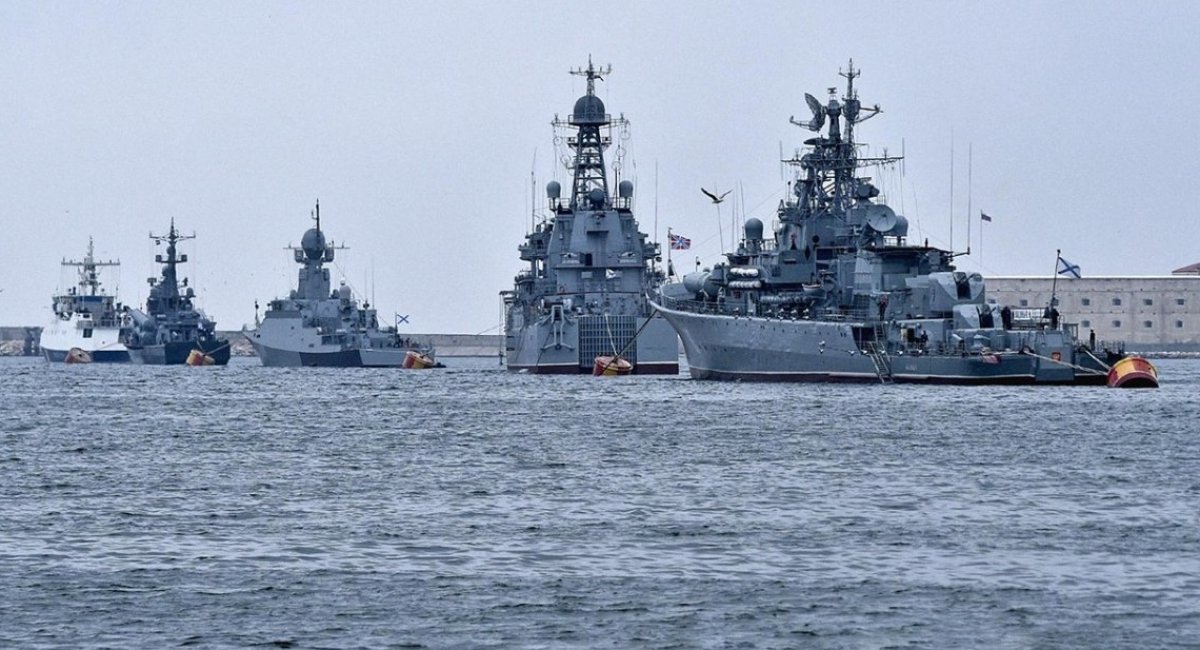 Стрій кораблів РФ в окупованому Криму