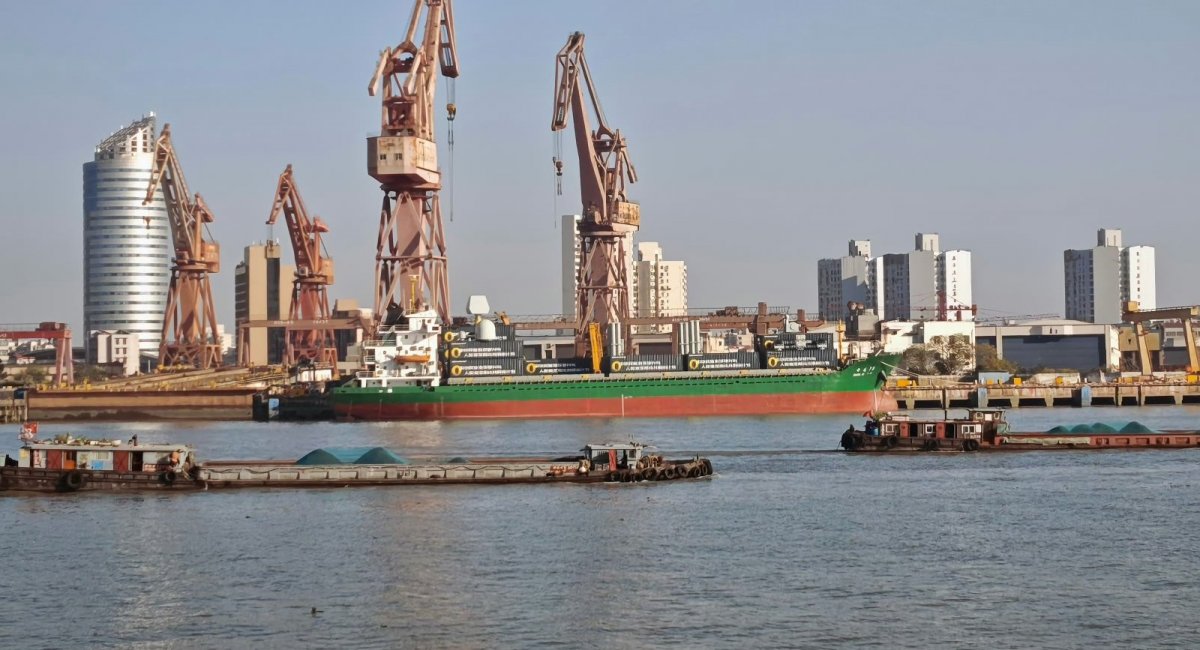 Контейнеровоз ZHONG DA 79 перероблений у такий собі ерзац-фрегат ППО