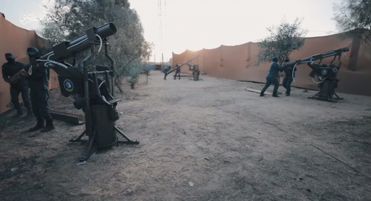 Процес підготовки до стрільби із установок ППО Mutabar-1 угрупування ХАМАС, жовтень 2023 року, стоп-кадр з пропагандистського відео