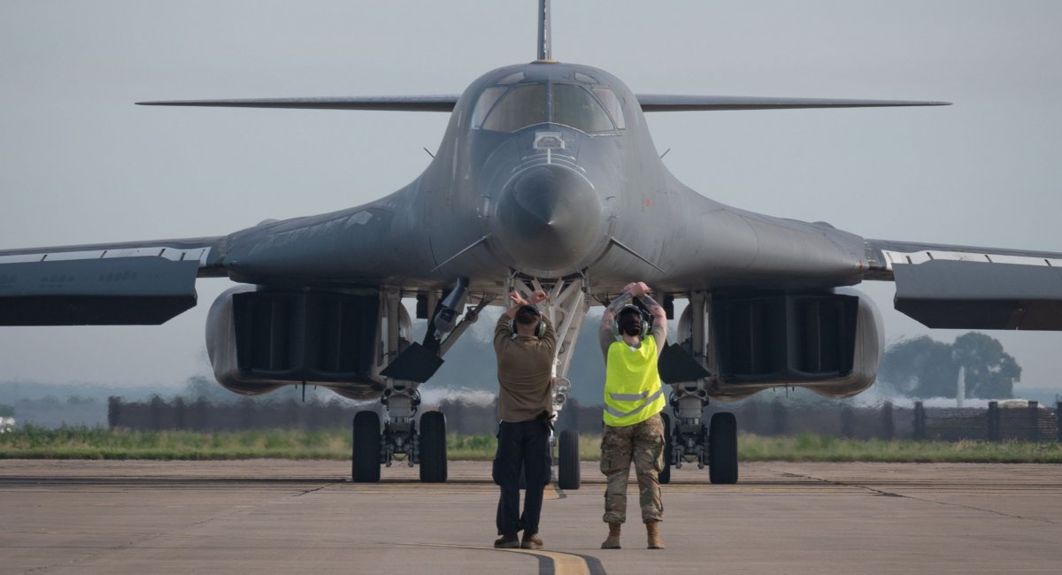 B-1B Lancer на авіабазі Морон (всі фото: US DoD)