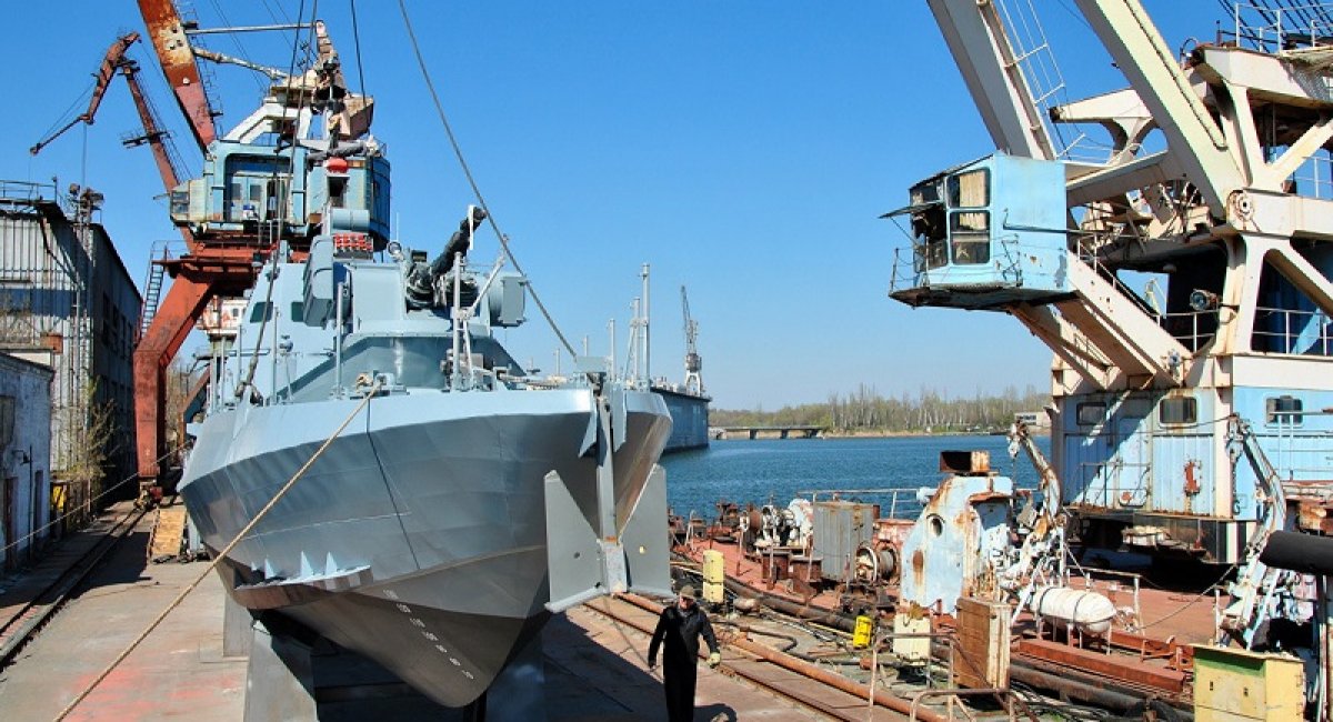 Відновлені катери "Вишгород" та "Нікополь" спустили на воду (фото)