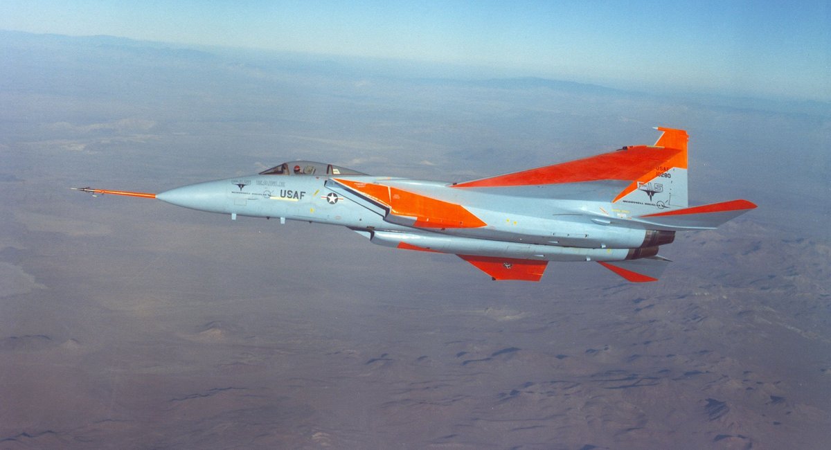 YF‑15A під час першого польоту 27 липня 1972 року