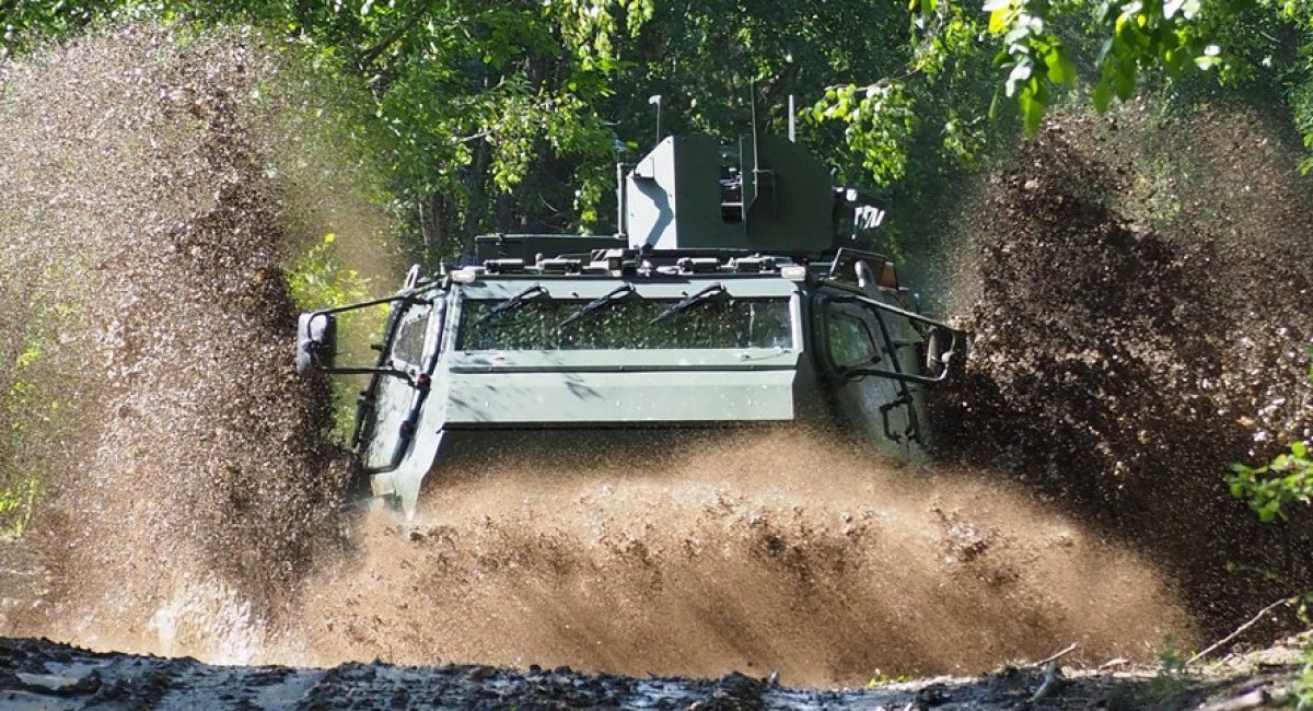 Фінський БТР Patria 6x6 лише нещодавно посилив ЗСУ, а його вже вирішили купити ще дві країни Європи