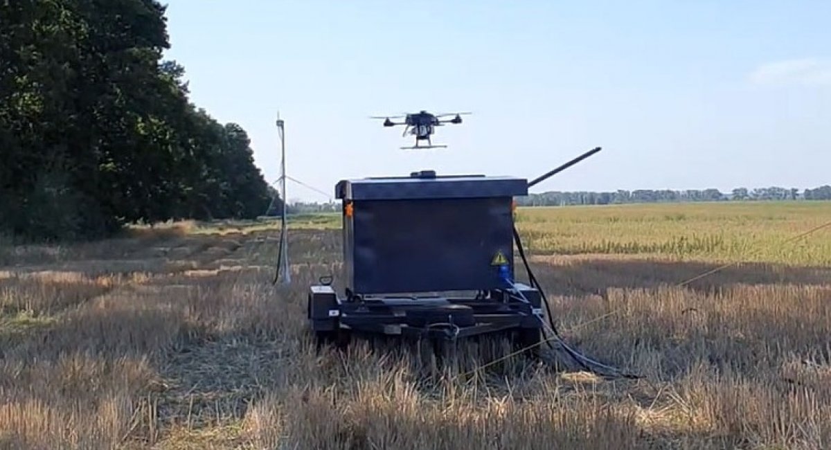 Автономна система від A.Drones під час випробувань у полі