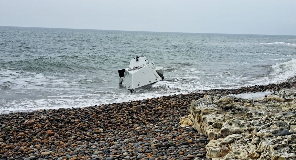 Невже США тестує свої морські дрони в Україні, бо один із них знайшли біля узбережжя Туреччини