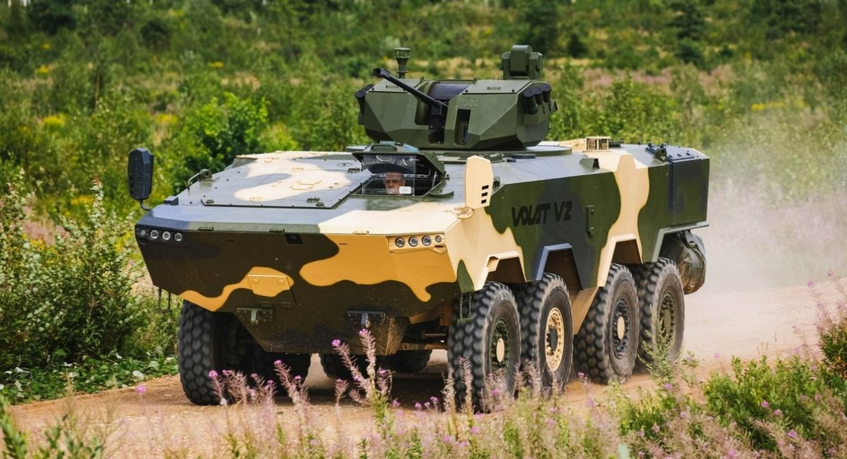 Старий варіант БТР Volat V-2 з іншим бойовим модулем