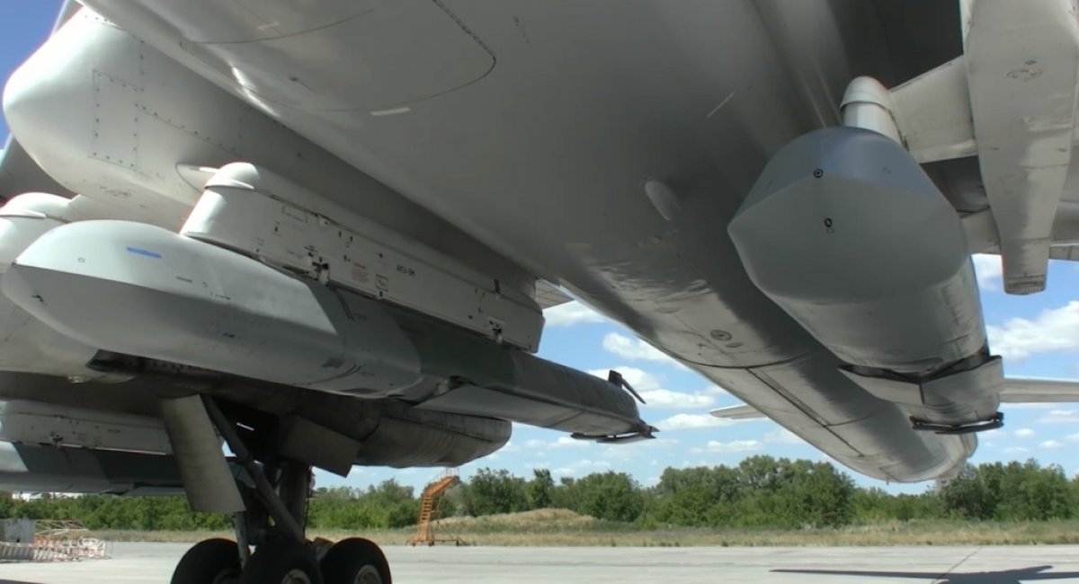 Рашистські Х-101 на зовнішніх вузлах підвіски Х-101, ілюстративне фото з відкритих джерел