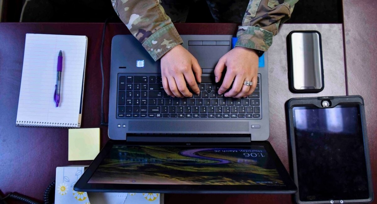 Армія США дозволить персоналу отримувати доступ до секретної інформації з дому