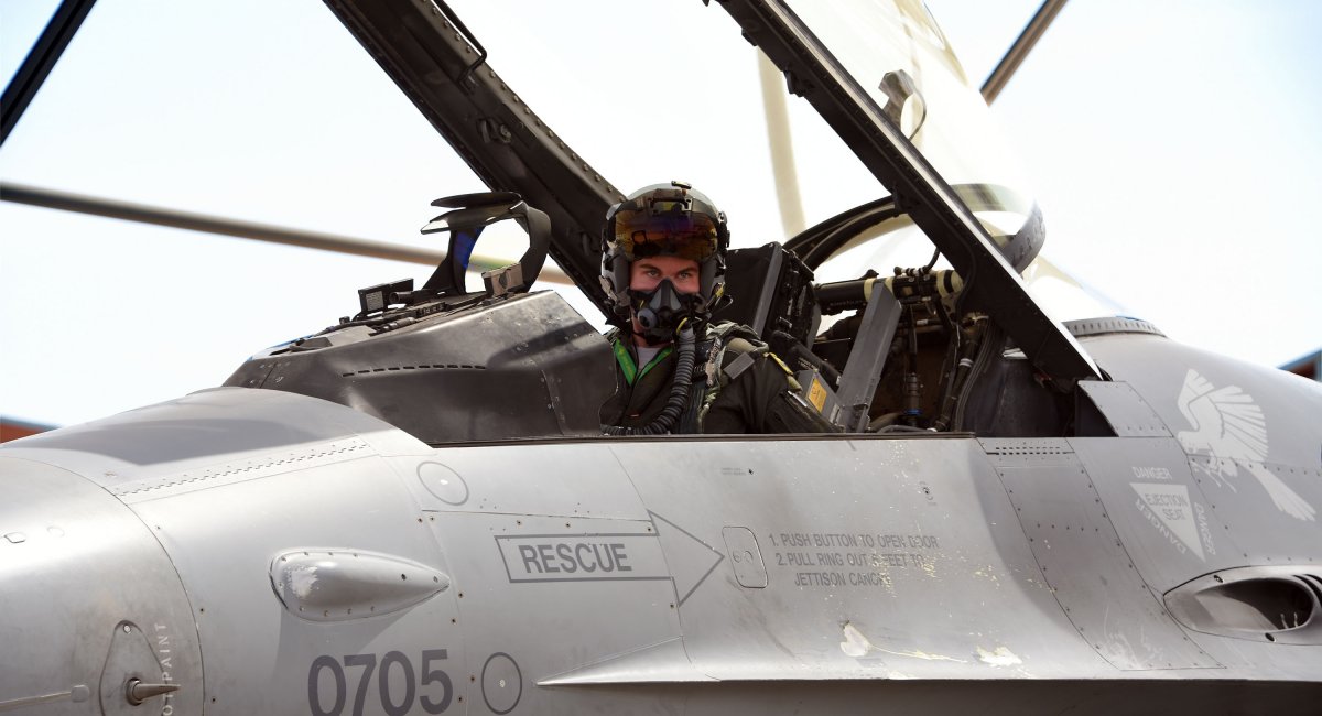 Тривалість підготовки до бойового пілота - до 15 місяців (всі фото: US DoD)