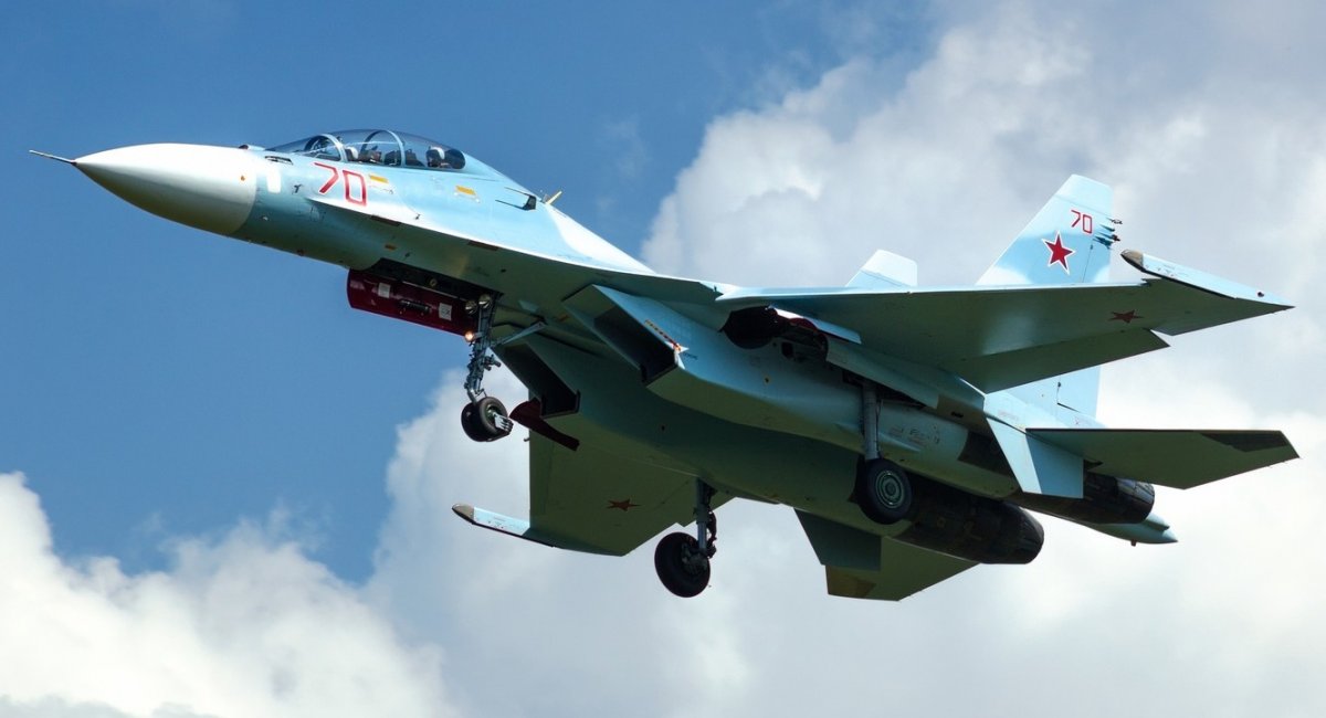 Продовжують знищувати один одного: в Росії стверджують, що Су-30 був збитий іншим винищувачем