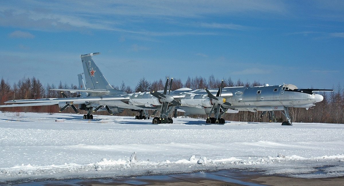 Один із російських Ту-142МР, котрий у 1990-хх роках проходив ремонт у Миколаєві, фото з відкритих джерел