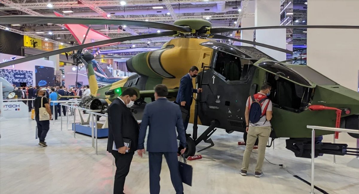 Зразок важкого ударного гелікоптера T929 ATAK-II на виставці IDEF-2021
