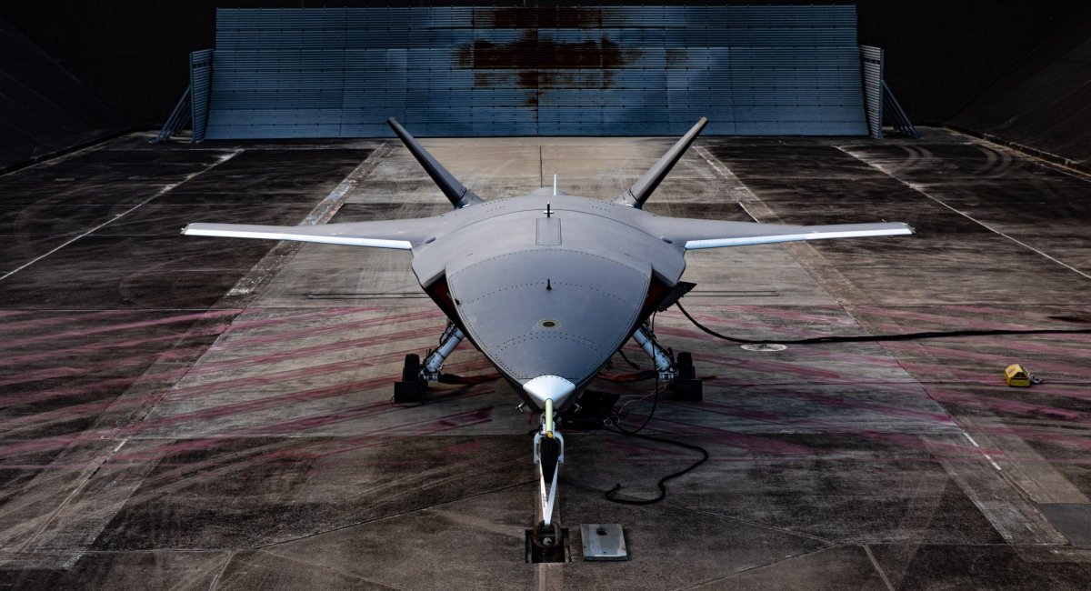 Попри успішні тести, Boeing переносить перший політ безпілотника Loyal Wingman на 2021 рік (відео)