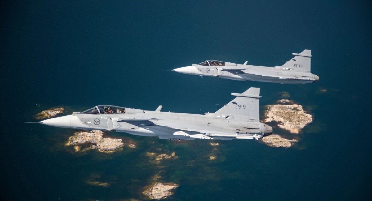 Шведські винищувачі JAS 39 Gripen для ПС ЗСУ: питання актуальне, пілоти почали "ознайомче навчання"