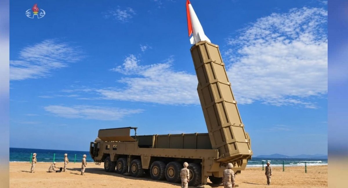 Північнокорейська Hwasong-11Ma-1 із новою пусковою установкою під час випробувань 20 вересня 2026 року