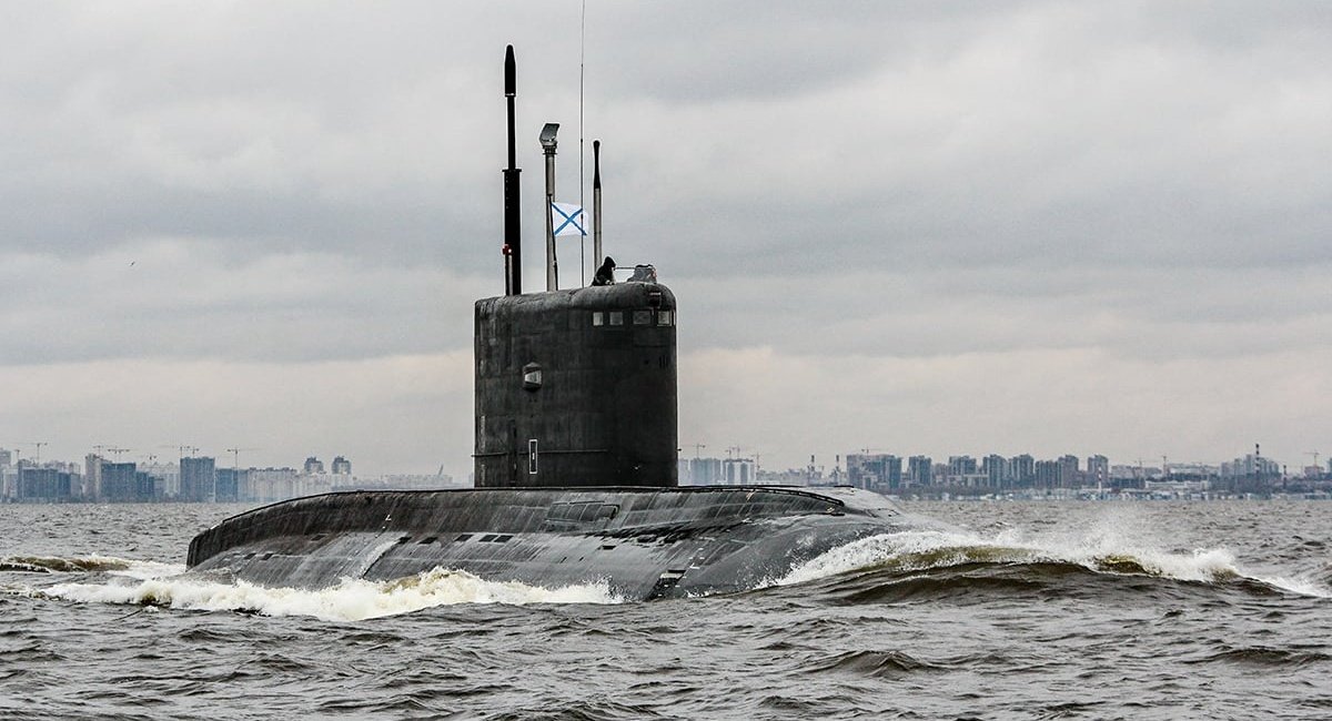 РФ оголосила необмежену морську війну: загрожують топити всі цивільні судна, які прямують до України