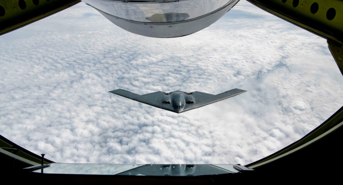 Стратегічний бомбардувальник B-2, фото ілюстративне, джерело - U.S. Air Force