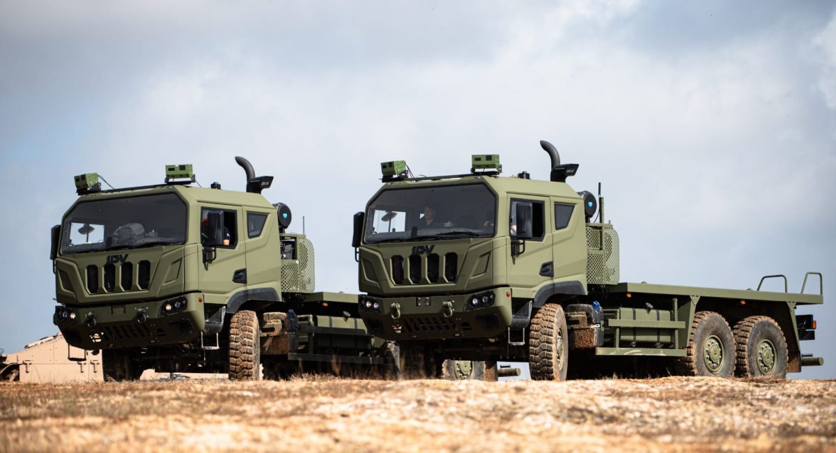 Автономні вантажівки IVECO. Фото: Sener Aerospace & Defence