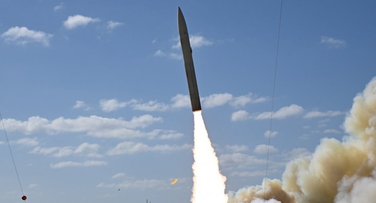 Неймовірно мала маса вибухівки у гіперзвукової ракети на 3700 км, хто злякався іранської балістики та інші новини тижня