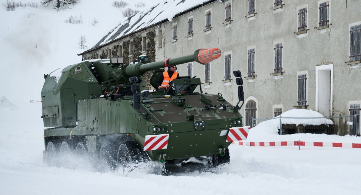Замість повної заміни 50-річних M109 буде лише чверть парку RCH 155 і ще й підписання контракту затримують на рік у Швейцарії