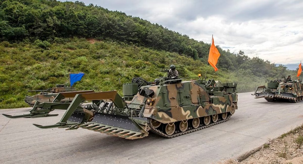 Південнокорейські інженерні танки K600 Rhino, ілюстративне фото з відкритих джерел