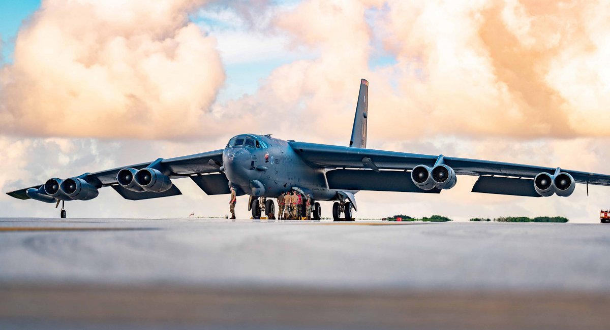 B-52, всі фото - U.S. Air Force