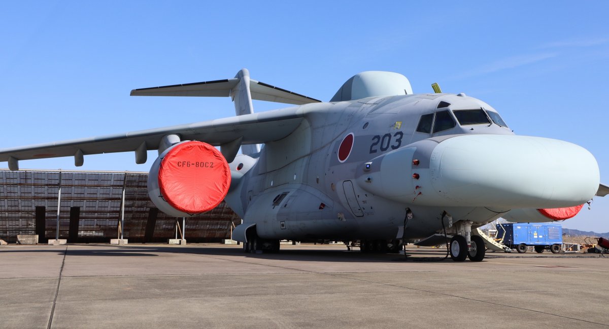 Чому новий японський літак РЕБ Kawasaki EC-2 SOJ отримав настільки незвичний вигляд та чому це "спадкове"