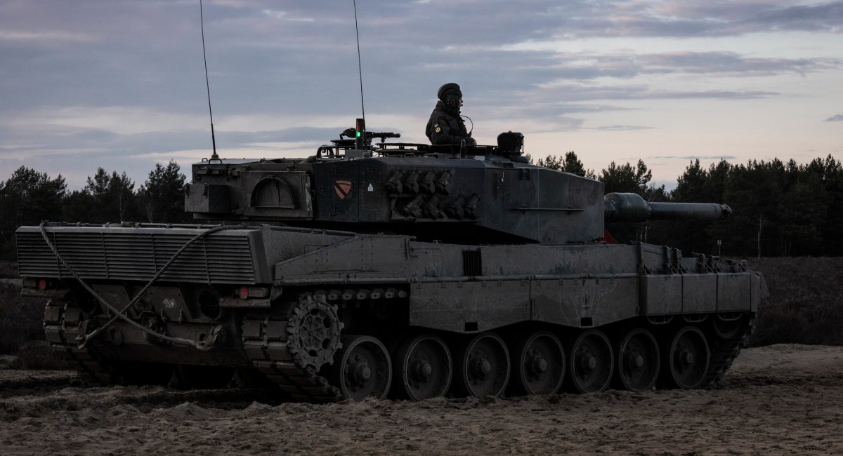 У НАТО показали, як українські танкісти проходили навчання на Leopard 2A4 (фото)