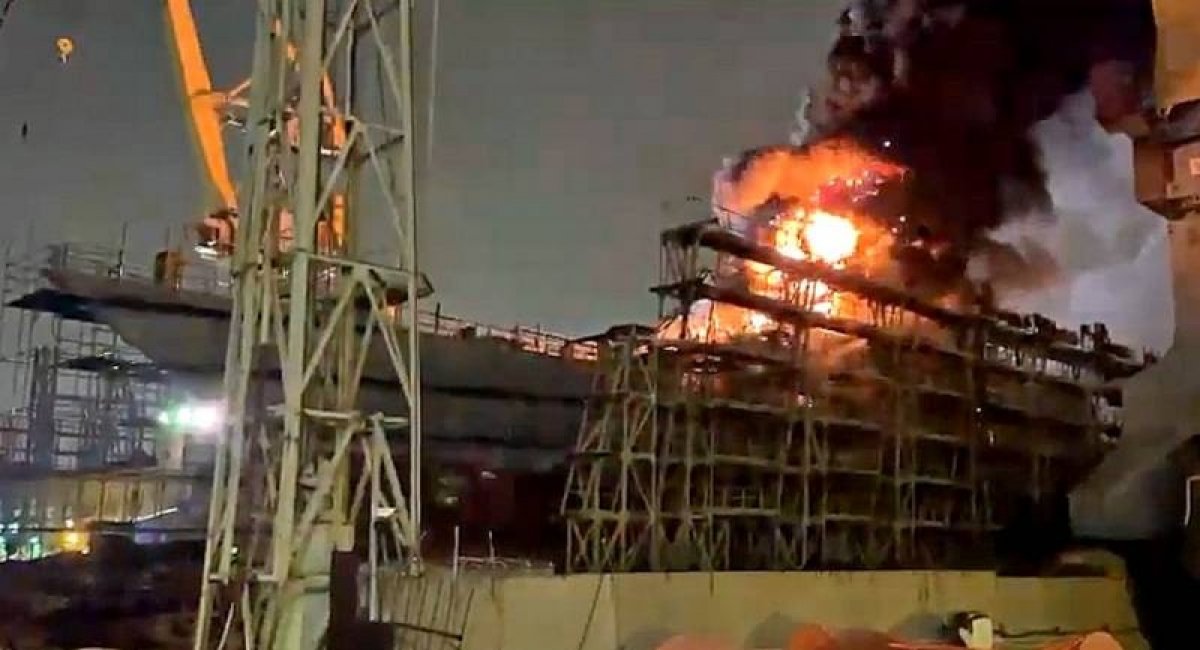 Корвет "Бойкий" Балтійського флоту РФ після удару СБС ЗСУ можливо записувати у знищені, розбір супутникових знімків