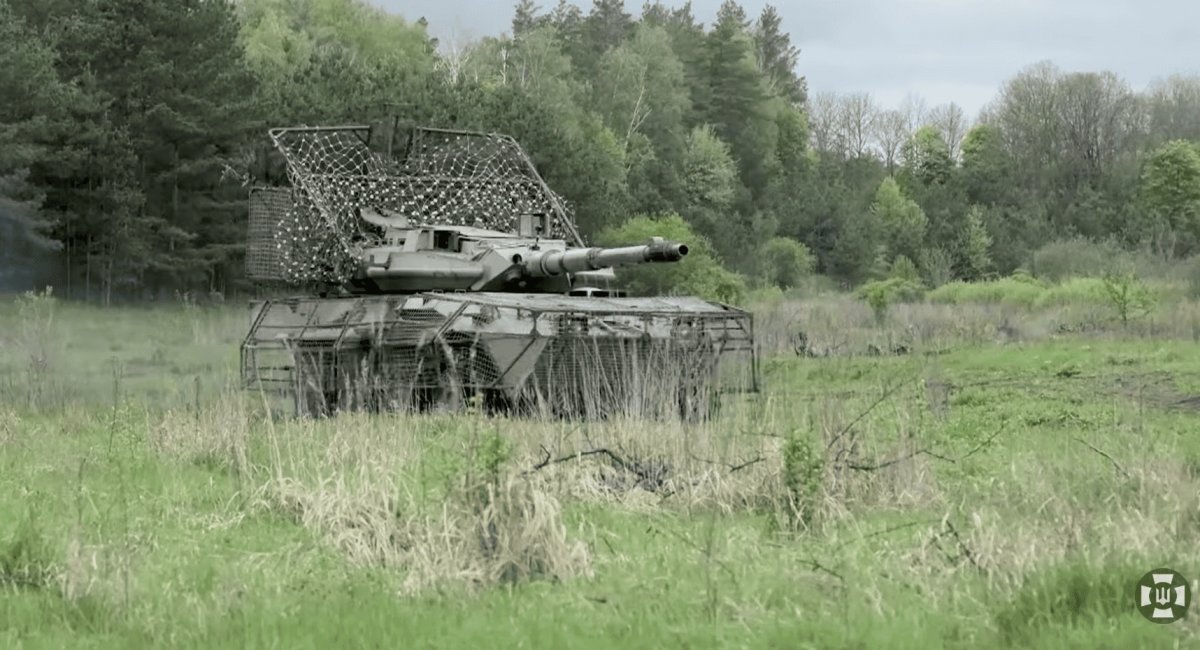 З’явилися нові рідкісні кадри колісних танків B1 Centauro - рекордний постріл на 11 км та що ще розповідають військові
