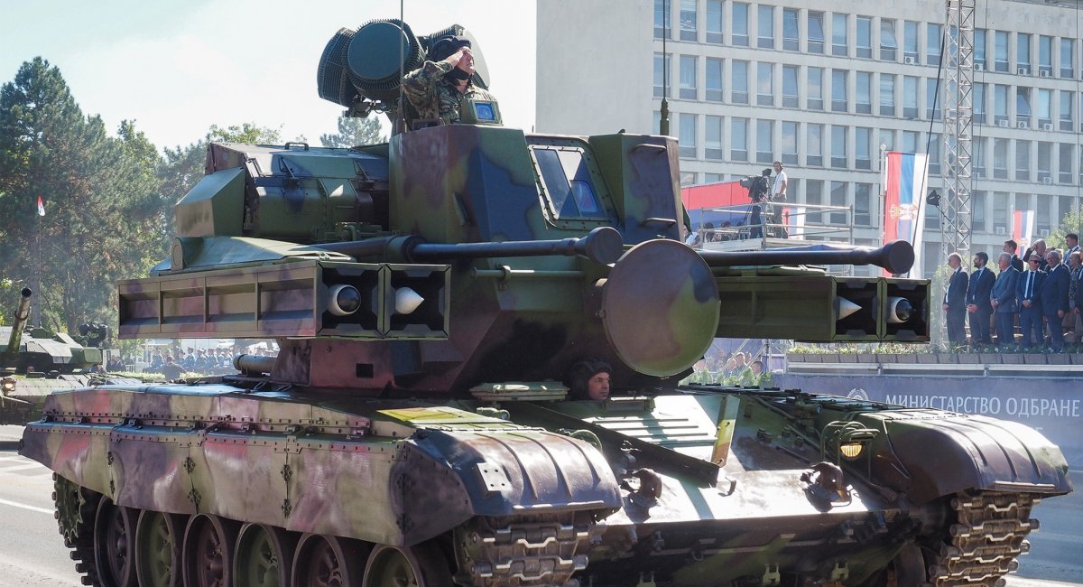 Сербські "шушпанцери" чи є сенс піддивитись, що показали у Белграді на наймасштабнішому параді