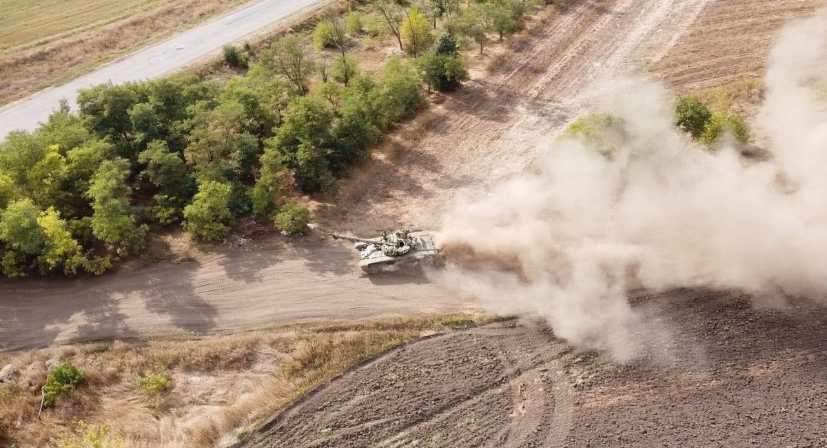 Збройні Сили України вивели на навчання Т-72 Корпусу резерву 