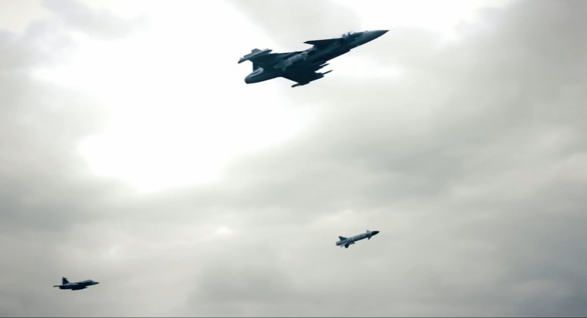Saab показав як RBS-15 з Gripen можна трощити російські С-400 та топити ракетні есмінці, яких у РФ навіть немає