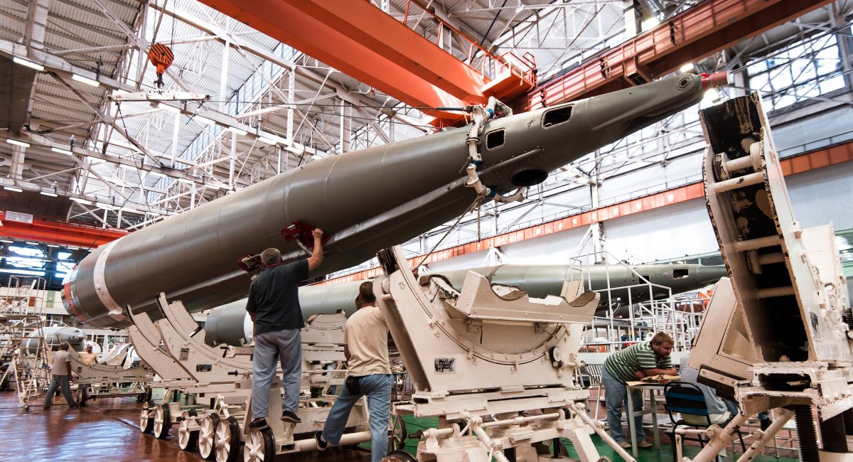 Куди саме влучили українські FP-5 "Фламінго" у виробництво ракет-носіїв "Союз" у Самарі та чому це у "яблучко"