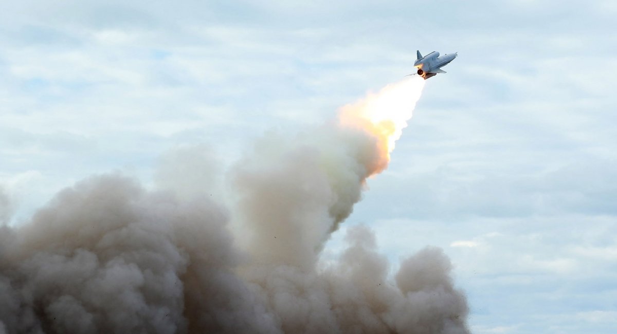 ЗРК С-300, "Бук-М1", С-125 та "Оса" ЗСУ задіяли у масштабних тренуваннях: відбивали авіаналіт та знищення крилатих ракет (відео)