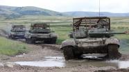 ВС РФ "захистили" свої танки від Javelin та Bayraktar TB2 ЗСУ (фото)