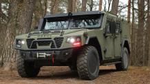 Для ЗСУ тепер можна замовляти український "Хамві" UAT.DESNA та покращений MRAP UAT.GYURZA-02 від "УкрАрмоТех"